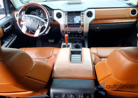 2018 Toyota Tundra Crewmax 1794 z USA, uszkodzony, nr VIN 5TFAY5F13JX752536